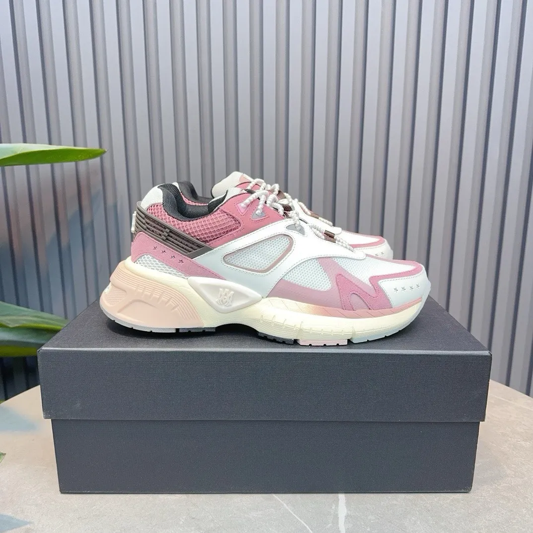 [AMIRI Amir] P: 760💰Size for couples: Female 35-40; Male 39-44; (Customized at 45.46) AMIRI Amir New Autumn and Winter Products New Autumn Latest Catwalk Couple Color Block Bread Casual Sports Shoes Series 〰 Casual fashion style full of details New generation of bone shoes popular classic upgrades Super comfortable and super popular! AUTRY is an exclusive version of AUTRY couple casual shoes from a high street brand in Los Angeles. Many celebrity Internet celebrities have the same style. Chinese new rapper Xiaobai Gali, Wang Yibo, Yang Mi and other Internet celebrity bloggers are competing for their feet. The three-dimensional molded metal logo on the side of the AJ1 shoe is on par with Nike's popular Fog. The heroic value instantly has a bit of punk rock flavor, all showing fashion sense and street style... ▪ Upper: original custom-made cowhide + original custom-made breathable mesh ▪Inner lining: original customized breathable mesh ▪Outsole: original molded two-color TPU rubber combination outsole.
